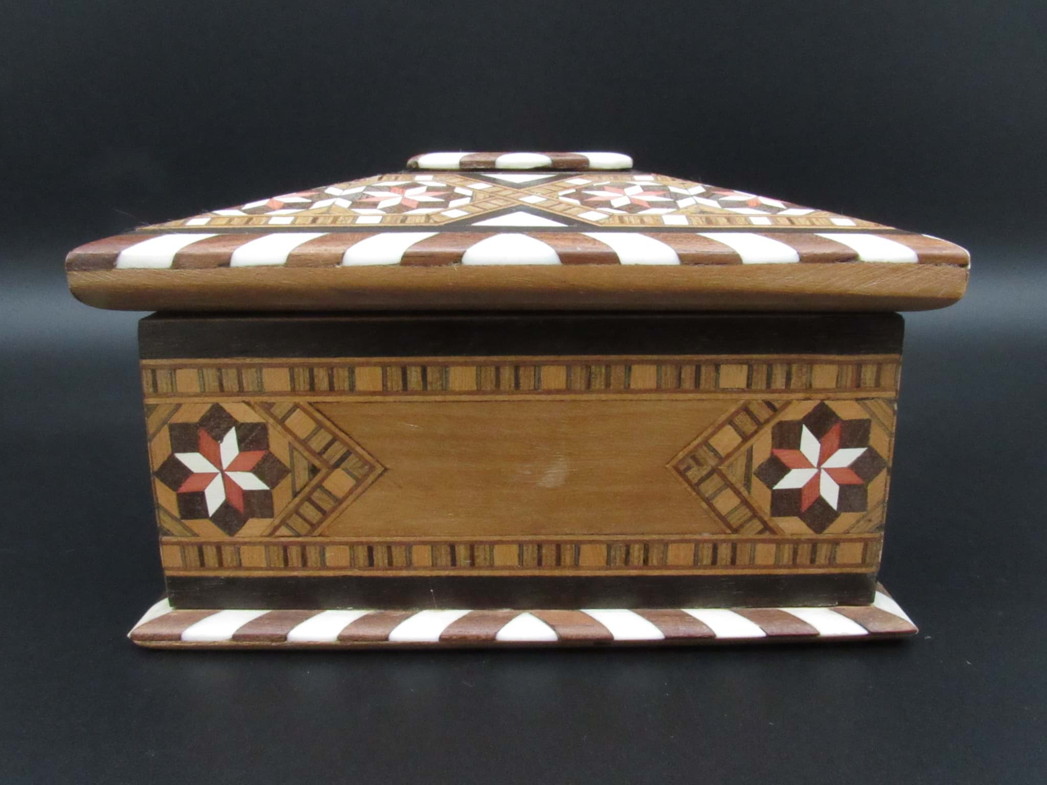 Schmuckkästchen, Holz mit Maketerien, wohl Indien 20. Jh. ★ sofort